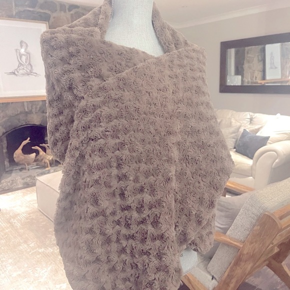 Luxurious Rabbit blend fur scarf - Picture 1 of 5